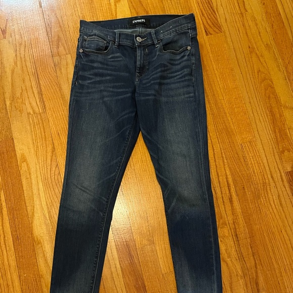 Express Mid-Rise Skinny Jean